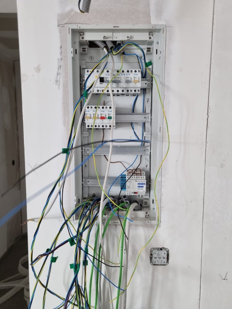 elektro dela, hišna in industrijska